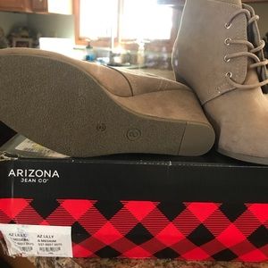Arizona brand taupe booties